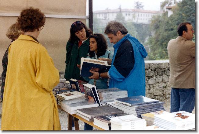 Clicca per scorrere le foto originali ingrandite