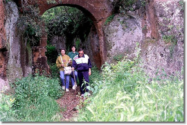 Clicca per scorrere le foto originali ingrandite