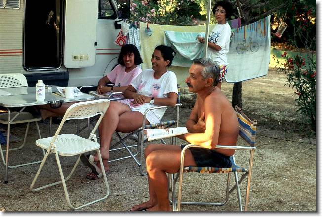 Clicca per scorrere le foto originali ingrandite