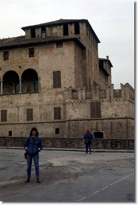 Clicca per scorrere le foto originali ingrandite