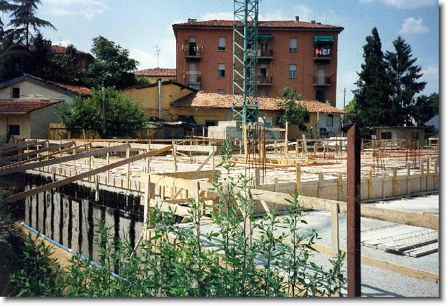 Clicca per scorrere le foto originali ingrandite