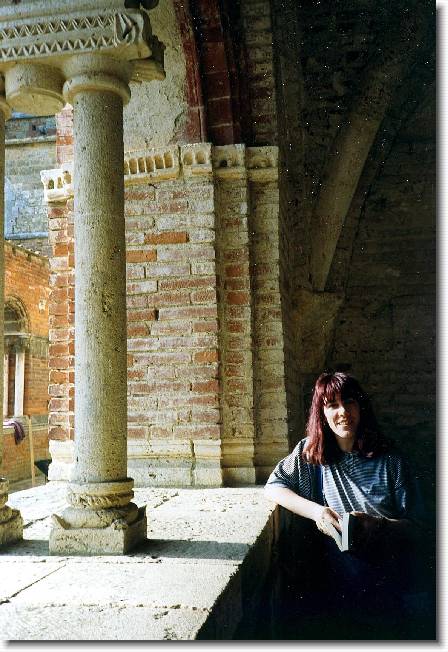 Clicca per scorrere le foto originali ingrandite