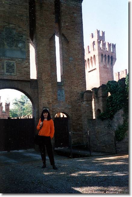 Clicca per scorrere le foto originali ingrandite