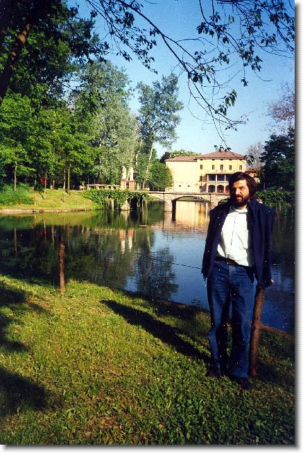Clicca per scorrere le foto originali ingrandite