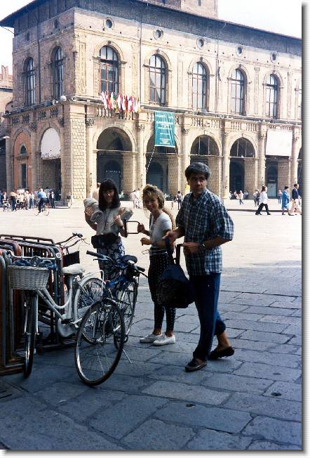 Clicca per scorrere le foto originali ingrandite
