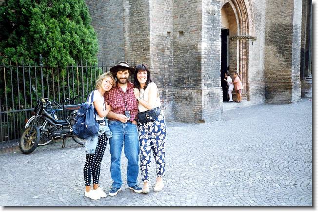 Clicca per scorrere le foto originali ingrandite