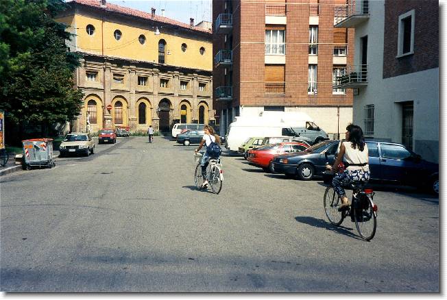 Clicca per scorrere le foto originali ingrandite