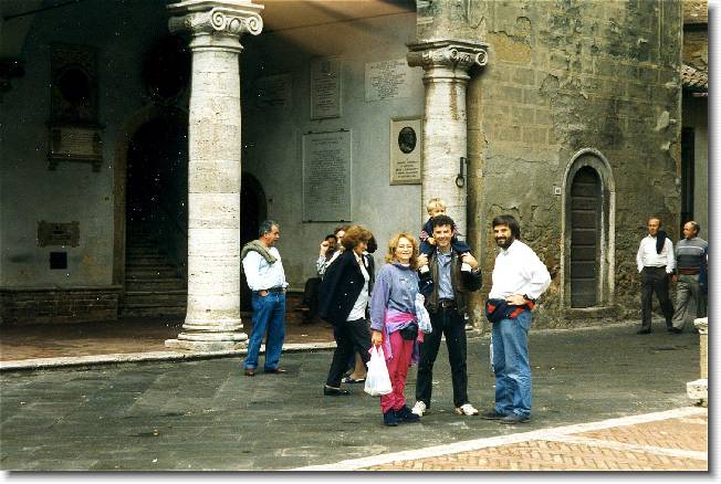 Clicca per scorrere le foto originali ingrandite