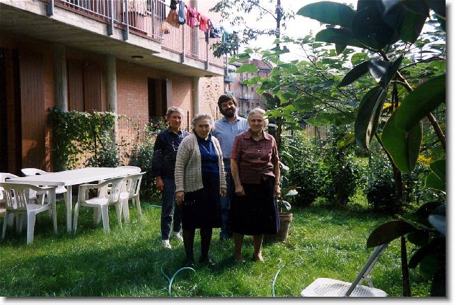 Clicca per scorrere le foto originali ingrandite