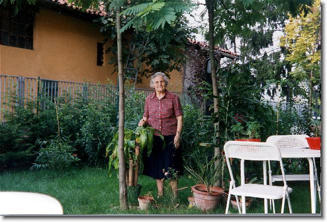 Clicca per scorrere le foto originali ingrandite