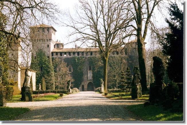 Clicca per scorrere le foto originali ingrandite
