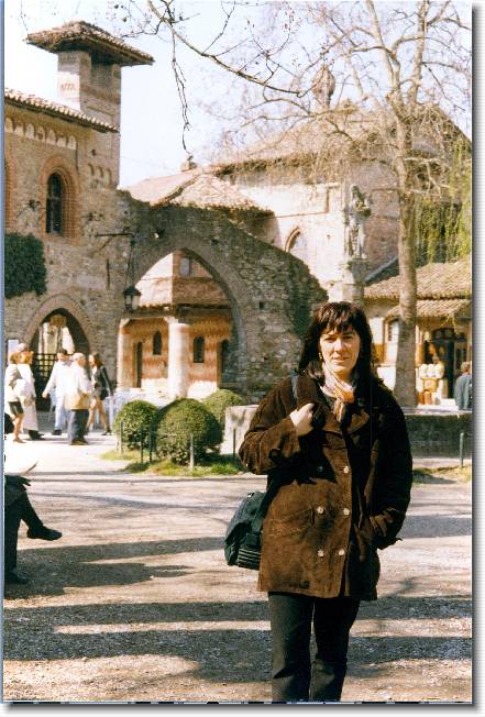 Clicca per scorrere le foto originali ingrandite