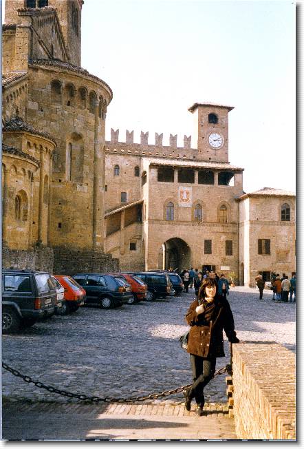 Clicca per scorrere le foto originali ingrandite