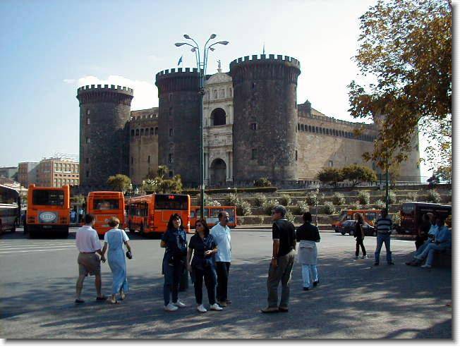 Clicca per scorrere le foto originali ingrandite