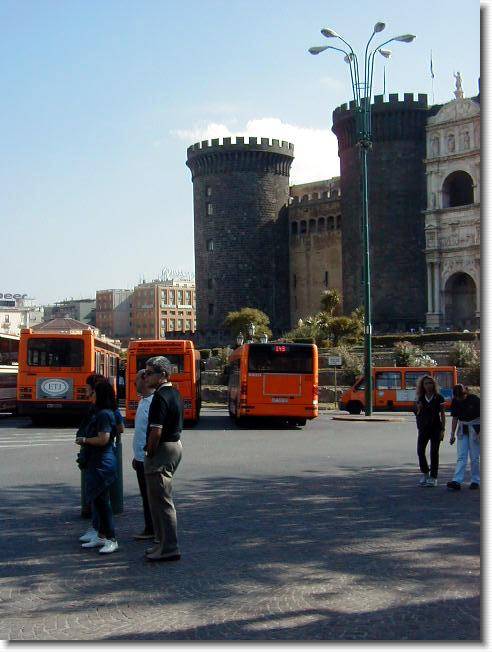 Clicca per scorrere le foto originali ingrandite