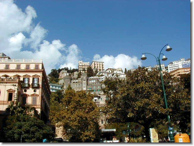 Clicca per scorrere le foto originali ingrandite