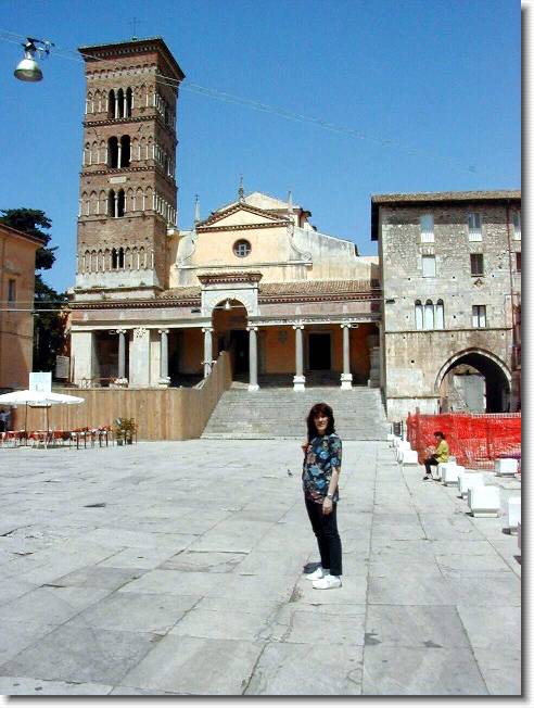 Clicca per scorrere le foto originali ingrandite