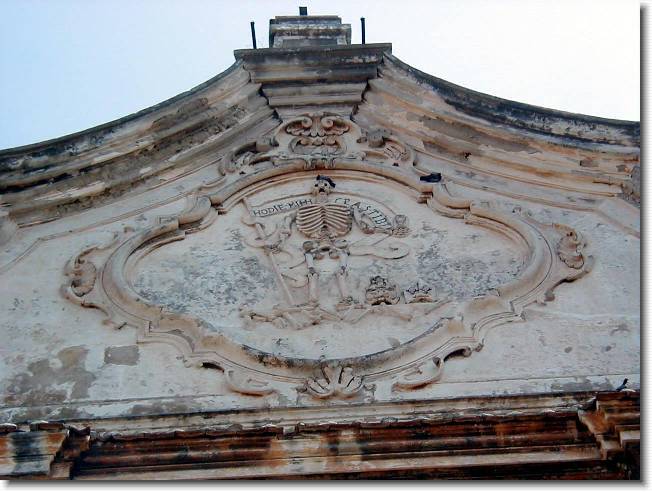 Clicca per scorrere le foto originali ingrandite