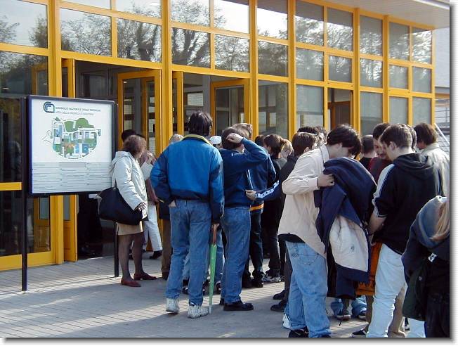 Clicca per scorrere le foto originali ingrandite