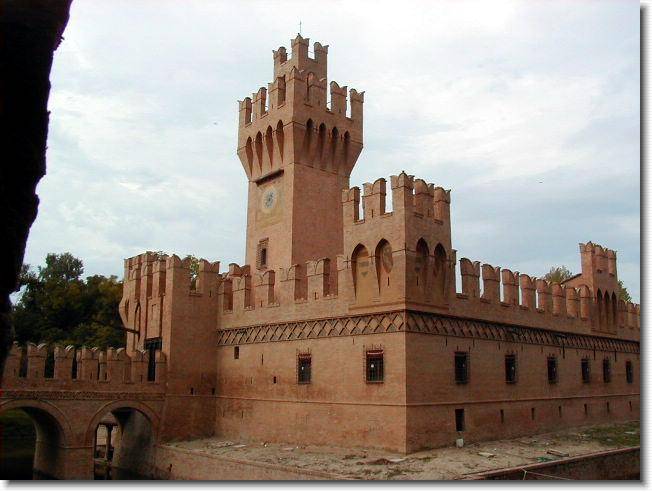 Clicca per scorrere le foto originali ingrandite