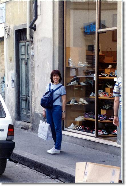 Clicca per scorrere le foto originali ingrandite