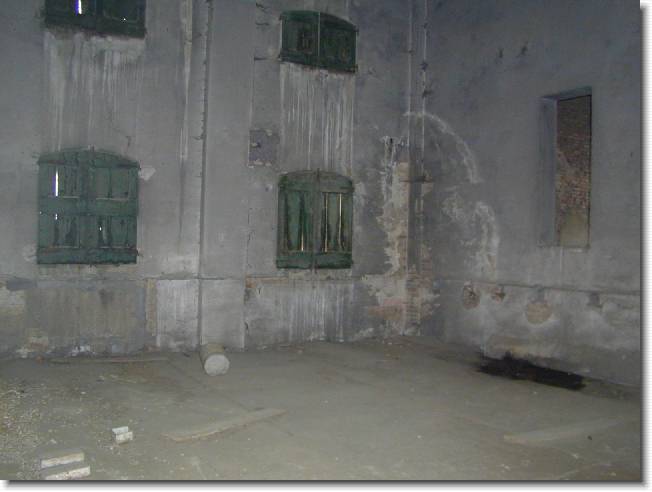 Clicca per scorrere le foto originali ingrandite