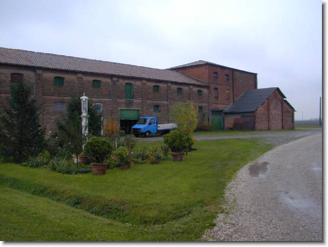 Clicca per scorrere le foto originali ingrandite