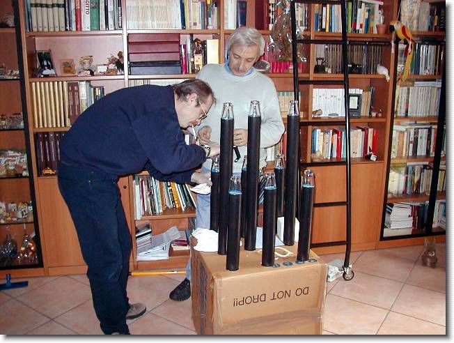 Clicca per scorrere le foto originali ingrandite