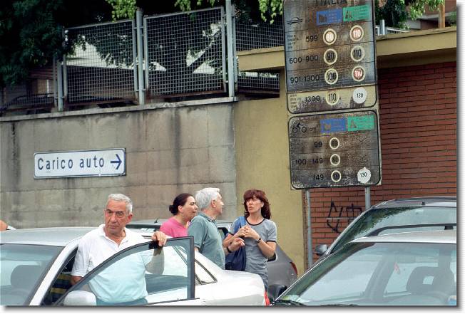 Clicca per scorrere le foto originali ingrandite