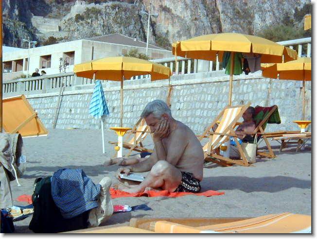 Clicca per scorrere le foto originali ingrandite