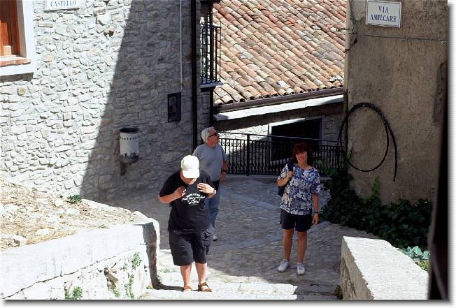 Clicca per scorrere le foto originali ingrandite