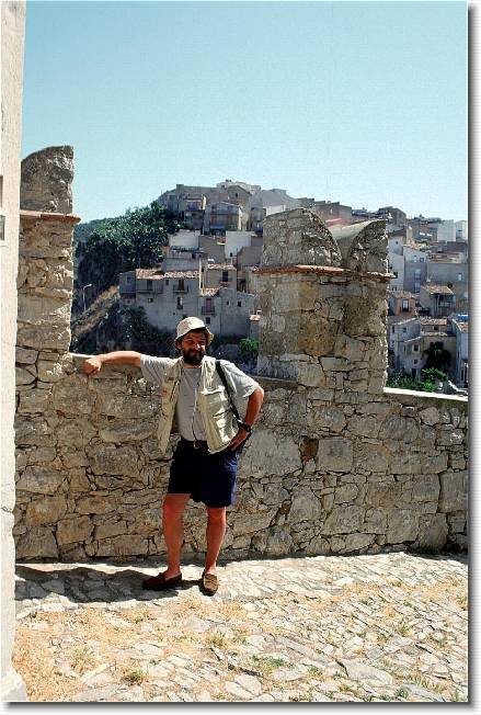 Clicca per scorrere le foto originali ingrandite