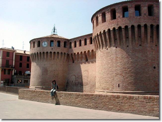 Clicca per scorrere le foto originali ingrandite
