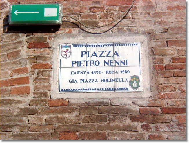 Clicca per scorrere le foto originali ingrandite