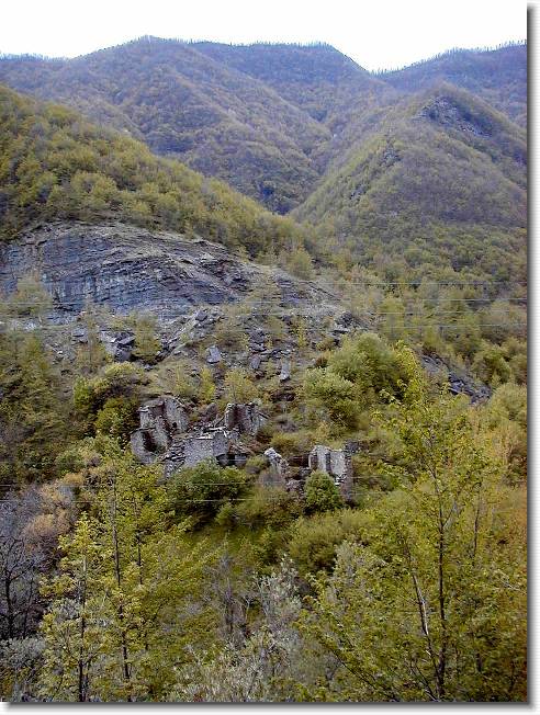 Clicca per scorrere le foto originali ingrandite