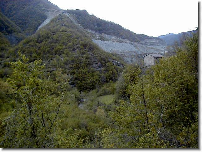 Clicca per scorrere le foto originali ingrandite