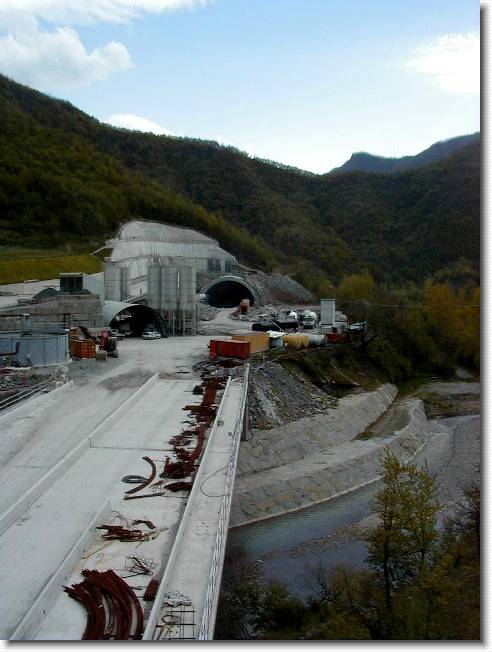 Clicca per scorrere le foto originali ingrandite