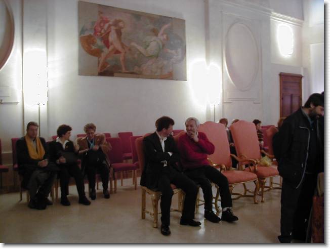 Clicca per scorrere le foto originali ingrandite