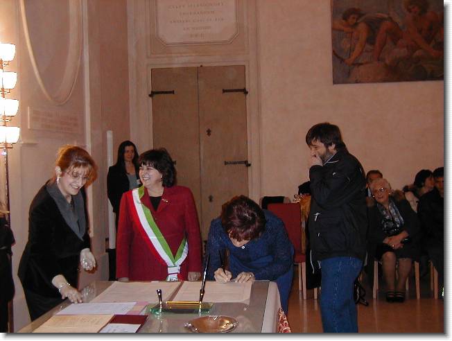 Clicca per scorrere le foto originali ingrandite