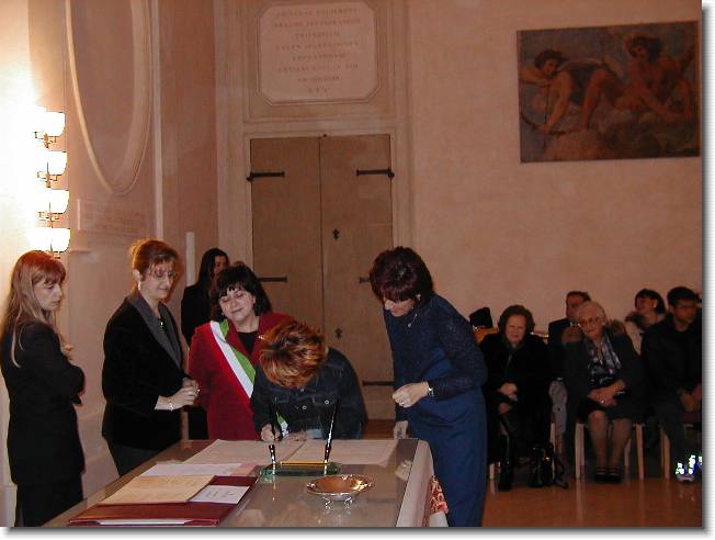 Clicca per scorrere le foto originali ingrandite