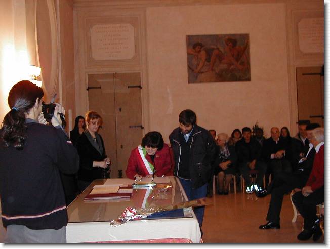 Clicca per scorrere le foto originali ingrandite
