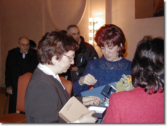 Clicca per scorrere le foto originali ingrandite