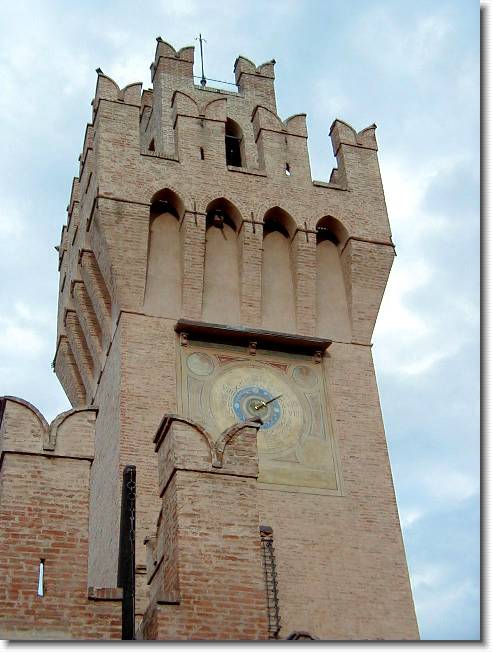 Clicca per scorrere le foto originali ingrandite