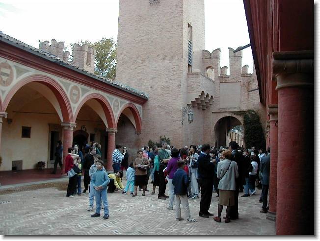 Clicca per scorrere le foto originali ingrandite
