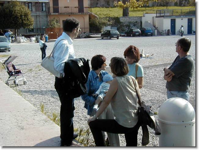 Clicca per scorrere le foto originali ingrandite