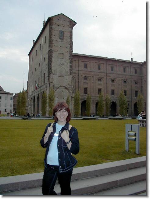 Clicca per scorrere le foto originali ingrandite