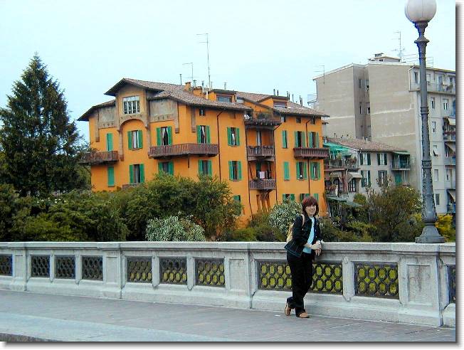 Clicca per scorrere le foto originali ingrandite