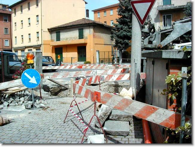 Clicca per scorrere le foto originali ingrandite