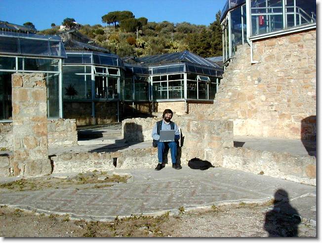 Clicca per scorrere le foto originali ingrandite