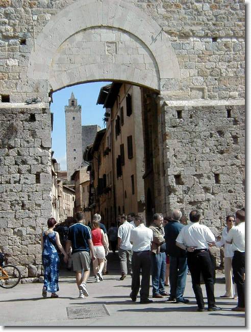 Clicca per scorrere le foto originali ingrandite